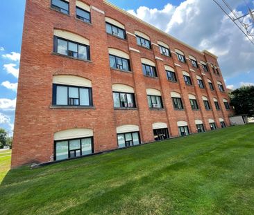 Mill Place Apartments - PARKING SPACE INCLUSIVE - Photo 2