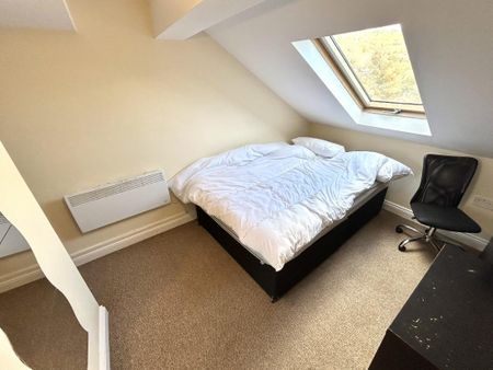 New Park Terrace, Treforest, Pontypridd - Photo 2