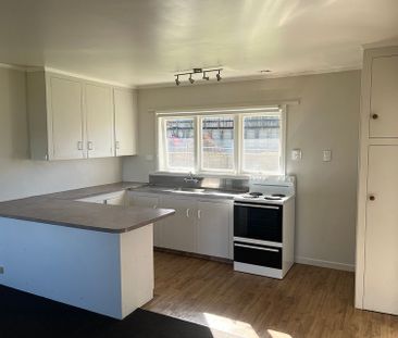 2 Bedroom Unit in Hamilton Central - Photo 3