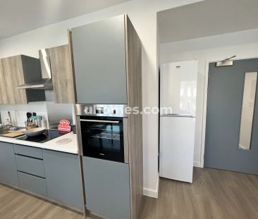 Large En-Suite - Photo 5