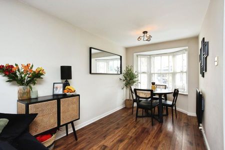 3 bedroom semi-detached house to rent - Photo 3