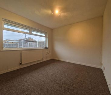 1 bedroom semi-detached bungalow to rent - Photo 2