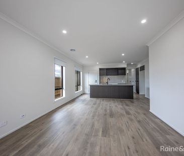 Brand New Modern House - Photo 3