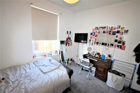 5 bedroom terraced house to rent - Photo 3