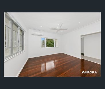 Modern Comfort Meets Convenience – Spacious Family Home in Prime St... - Photo 1