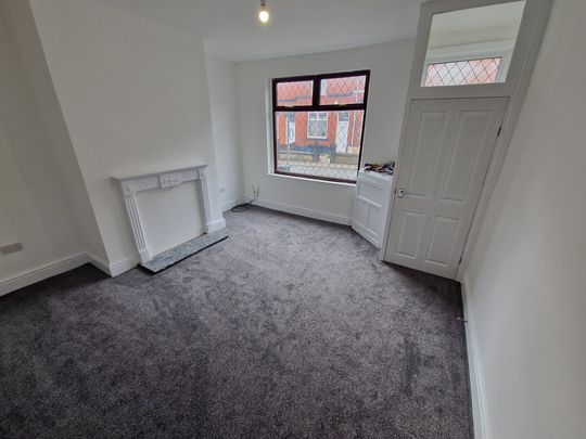 Bridgefield Street, Radcliffe - Photo 1