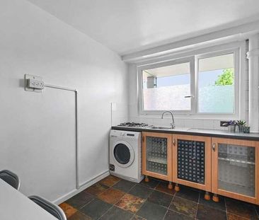 Jacobson Court, Surrey Lane, Battersea, London, SW11 - Photo 3