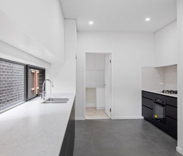 A SPACIOUS FAMILY RETREAT – TOWNHOUSE LIVING AT ITS BEST - Photo 4