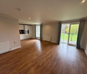 2 bedroom ground floor flat to rent - Photo 1