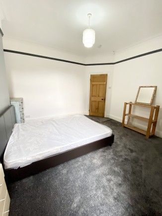 1 Bed - Upperton Road, Leicester, - Photo 3