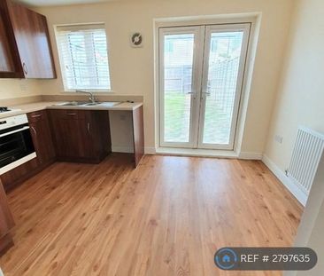 2 bedroom semi-detached house to rent - Photo 4