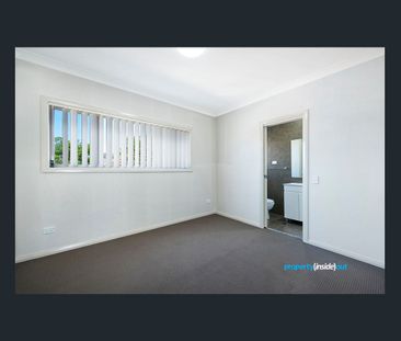 Beautifully presented 3 bedroom townhouse - Photo 1