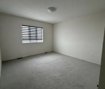 373 SKINNER ROAD S - Photo 5