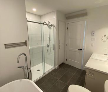 GRAND 4 ½ à Louer Près Des Ponts - Photo 1