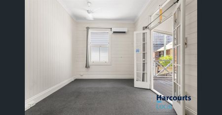 At the Center of It All! - Photo 4