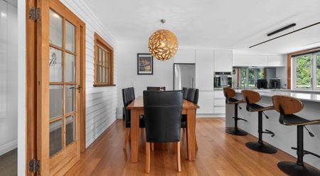 Days Bay, 7 Bedroom 3 Bathroom - Photo 3