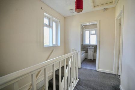 3 bedroom semi-detached house to rent - Photo 3