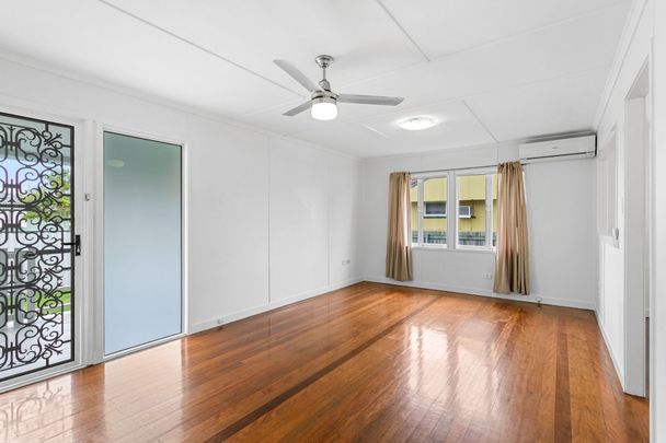 GREAT HOME ON SPACIOUS BLOCK! - Photo 1