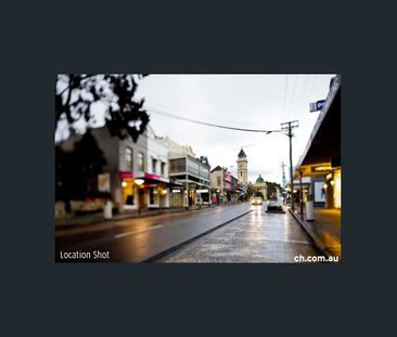 PEACEFUL TWO-BEDROOM TOWNHOUSE WITH LUG IN PRIME LOCATION - Photo 4