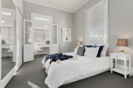 MODERN LIVING - Photo 3