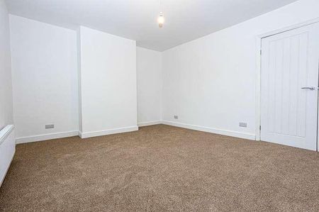 Moss Vale Road, Urmston, Manchester, M41 - Photo 2