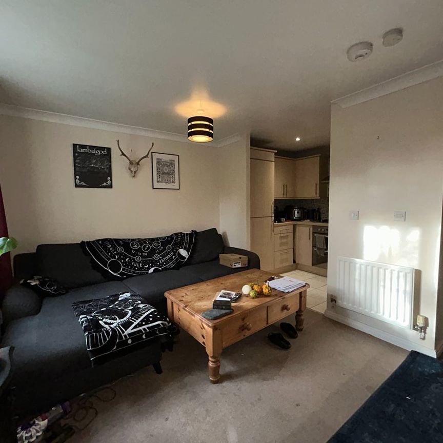 2 Bed Terraced House, Stavely Way, NG2 - Photo 1
