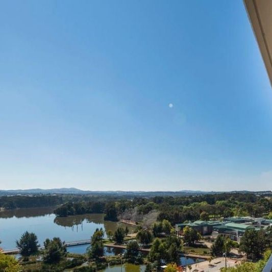 Modern & Stylish One-Bedroom in Central Belconnen - Lake View - Photo 1