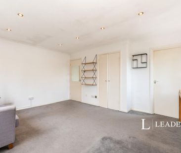 Studio to rent - Photo 6