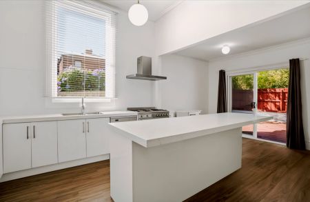 4 Bed, 3 Bath - Photo 5