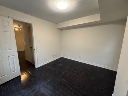 For Lease - 180 Carlton Street Unit# 1, Toronto, Ontario - Photo 4