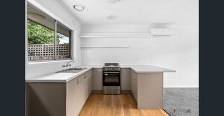 JUST RENOVATED l QUIET BLOCK l PRIVATE COURTYARD - Photo 2