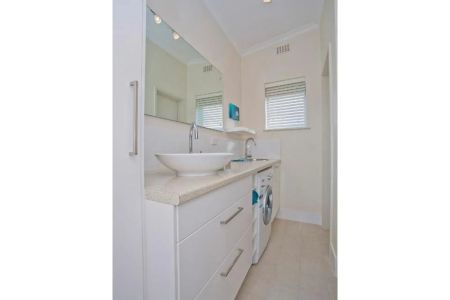 Stunning Ocean-View Apartment For Lease - Photo 5