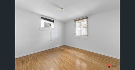 Refreshed home in convenient location - Photo 2