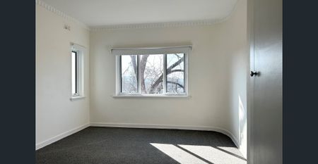 Spacious living - water usage included! - Photo 2