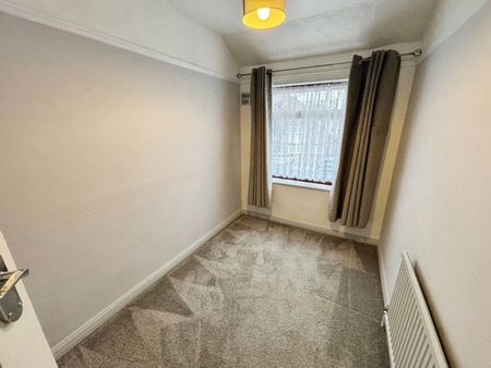 Benhurst Avenue, Hornchurch, RM12 - Photo 4