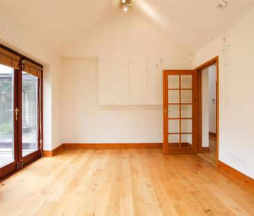 4 bedroom detached house to rent - Photo 3