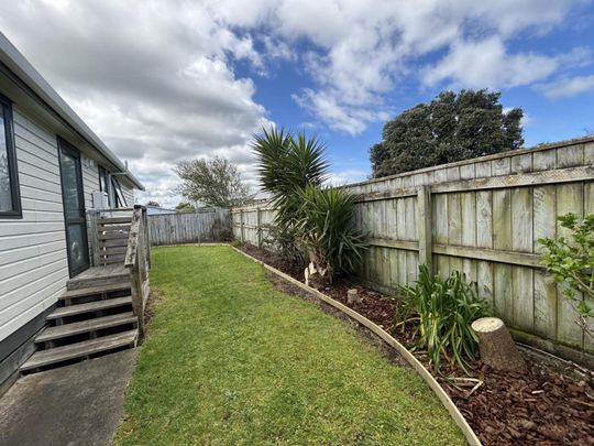 Secure and sunny Lockwood home - Photo 1