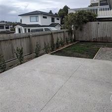 Short drive to Silverdale & Orewa! - Photo 1