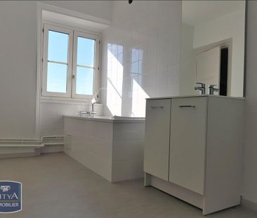 Location Appartement 4 pièces 99m² ST LAURENT SUR SAONE 01750 - Photo 4