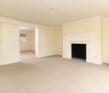1 bedroom ground floor flat to rent - Photo 4