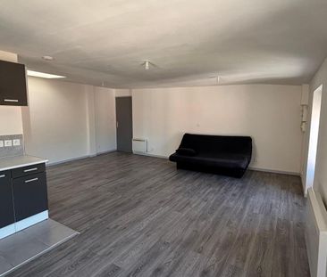 Location Appartement 1 pièce 37m² PRIVAS 07000 - Photo 2