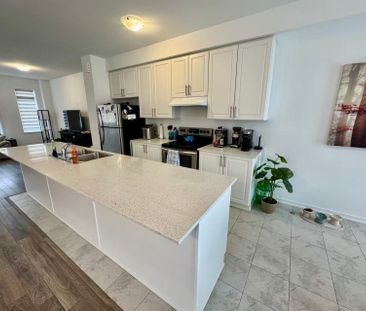 For Lease - 953 Kicking Horse Path, Oshawa, Ontario - Photo 2