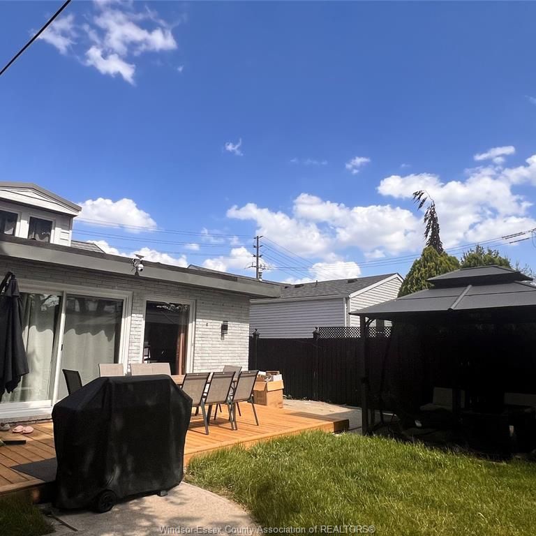 For Lease - 2427 MERCER, Windsor, Ontario - Photo 1