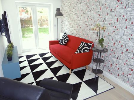 1 bedroom in a house share to rent - Photo 2