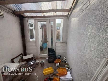 1 bedroom in a house share to rent - Photo 5