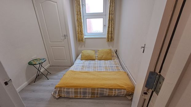 South Terrace - Photo 1