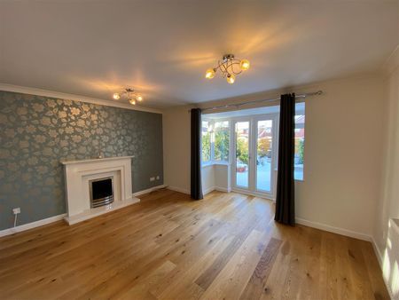 Oatfield Close, Whitchurch - Photo 2