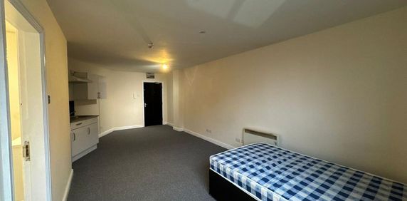 Studio to rent - Photo 2