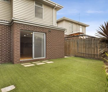 Spacious Family Home in Prime Location - Photo 5