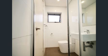 Ultra Modern Studio with private courtyard - Photo 2